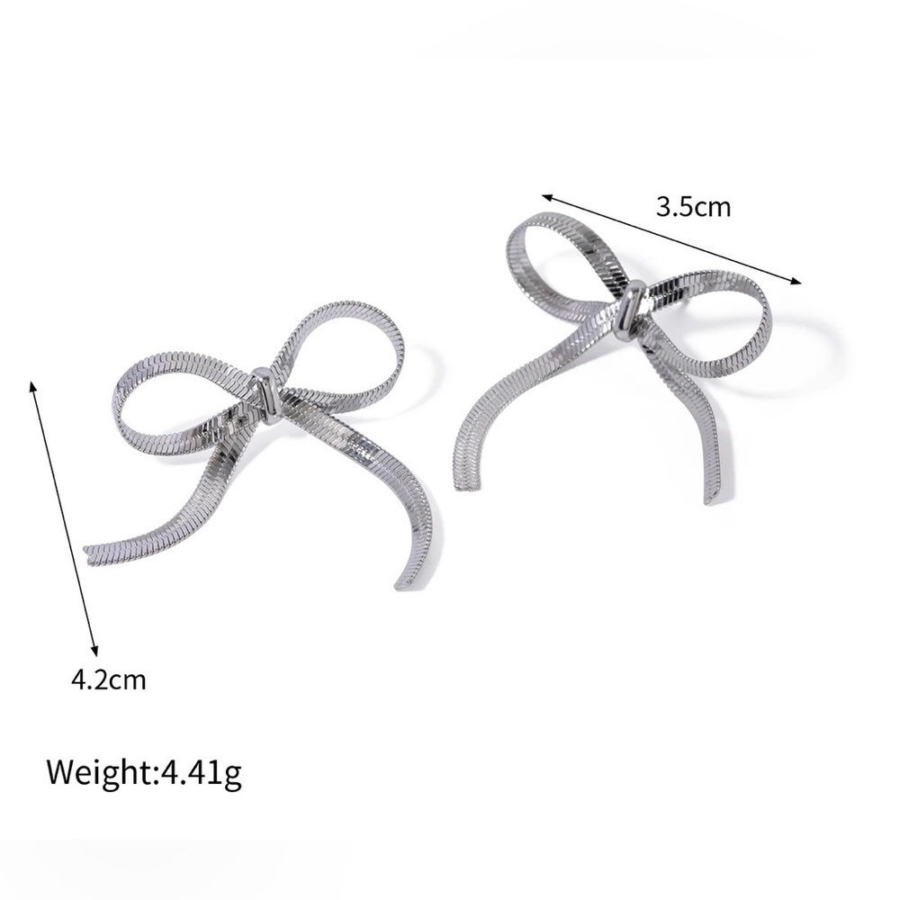 Chic Silver Ribbon Earrings - Picture 4 of 7